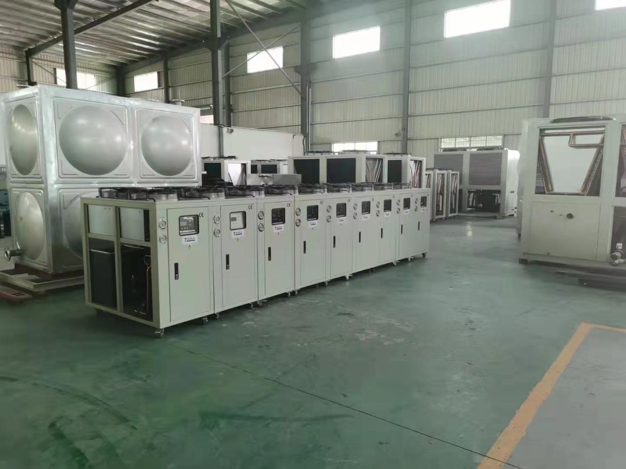 ff050c22855a49a4b64650ce5f70ccdc~noop.jpg ff050c22855a49a4b64650ce5f70ccdc~noop.jpg